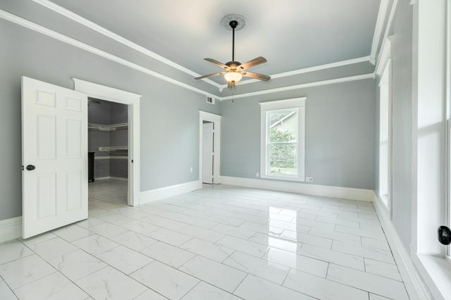 336 N Rockisland Street, Angleton, TX 77515