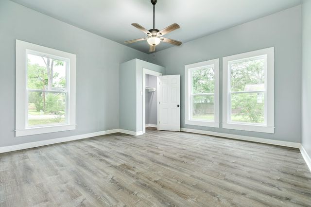 336 N Rockisland Street, Angleton, TX 77515