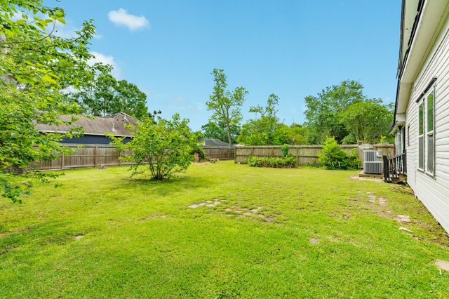 336 N Rockisland Street, Angleton, TX 77515