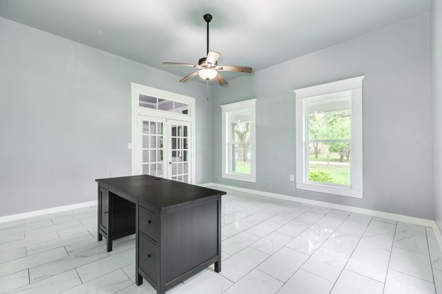 336 N Rockisland Street, Angleton, TX 77515