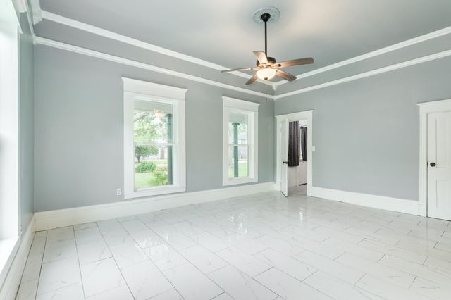 336 N Rockisland Street, Angleton, TX 77515