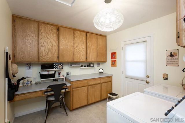 10565 Burned Oak Lane, Escondido, CA 92026