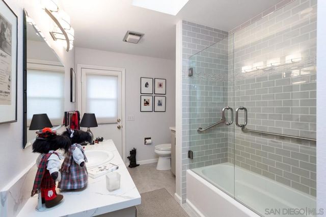 10565 Burned Oak Lane, Escondido, CA 92026