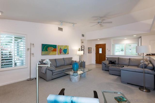 10565 Burned Oak Lane, Escondido, CA 92026