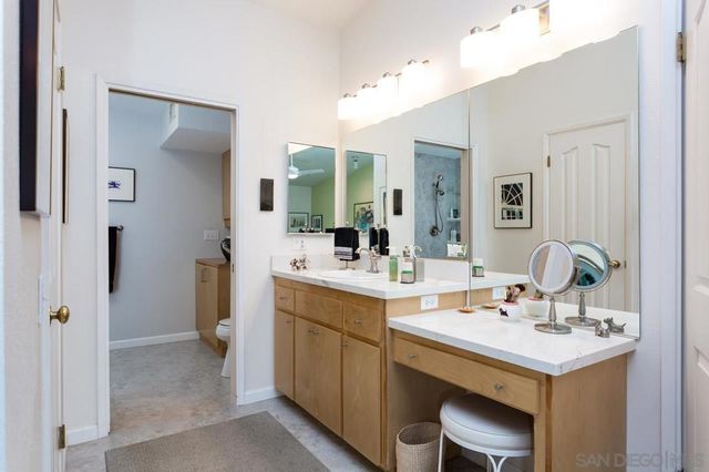 10565 Burned Oak Lane, Escondido, CA 92026