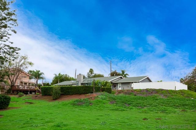 10565 Burned Oak Lane, Escondido, CA 92026