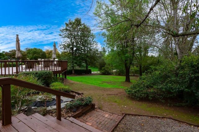 10565 Burned Oak Lane, Escondido, CA 92026