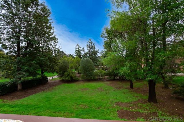 10565 Burned Oak Lane, Escondido, CA 92026