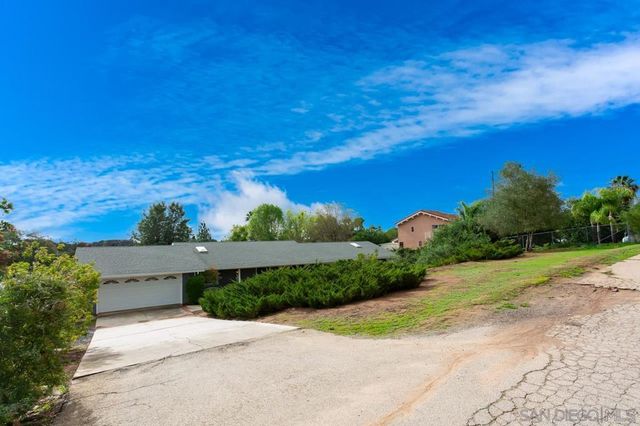 10565 Burned Oak Lane, Escondido, CA 92026