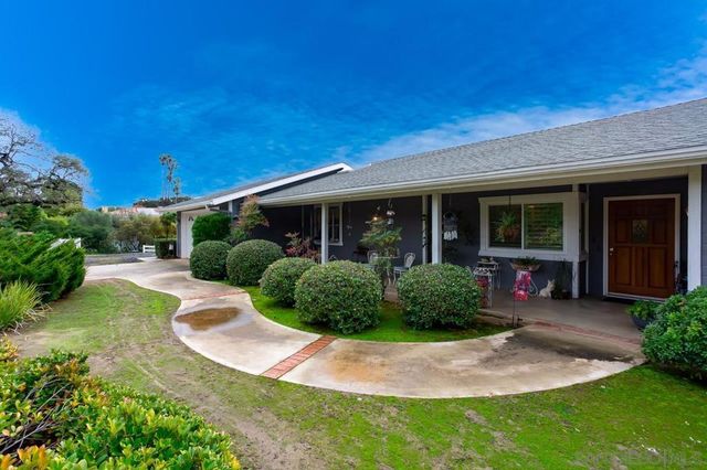 10565 Burned Oak Lane, Escondido, CA 92026