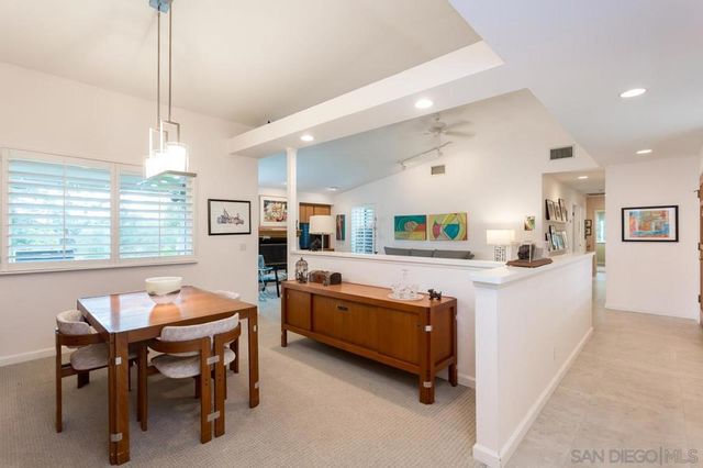 10565 Burned Oak Lane, Escondido, CA 92026