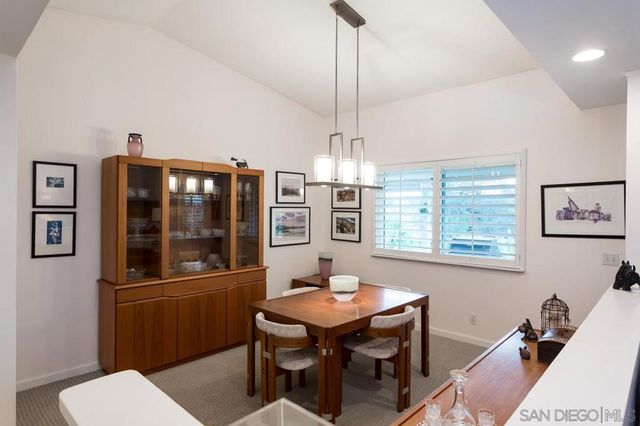 10565 Burned Oak Lane, Escondido, CA 92026