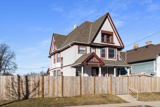 124 W North AVENUE, Milwaukee, WI 53212