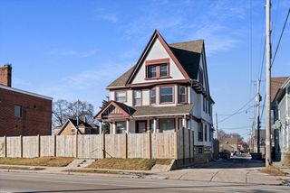 124 W North AVENUE, Milwaukee, WI 53212