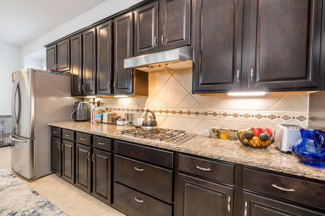 16627 Amelia Island Drive, Cypress, TX 77433