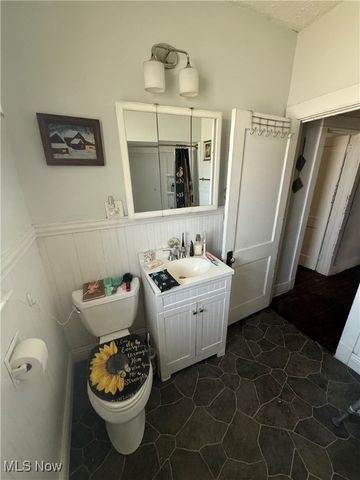 808 Oakmont Avenue, Steubenville, OH 43952