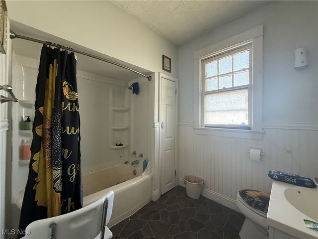 808 Oakmont Avenue, Steubenville, OH 43952