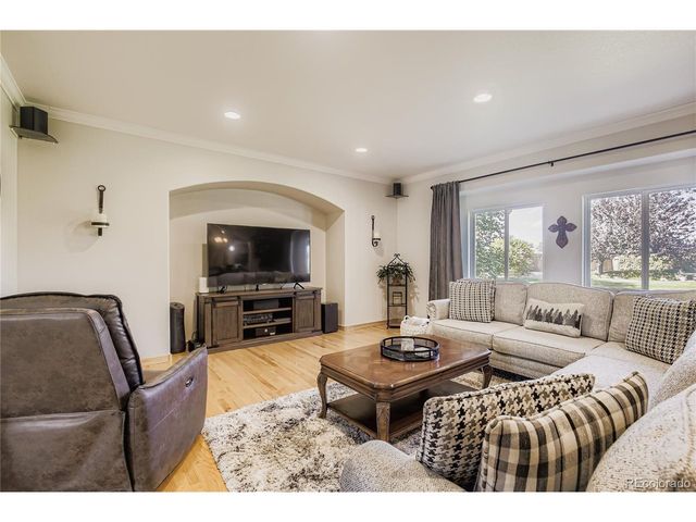 805 Waxberry Ct, Loveland, CO 80538