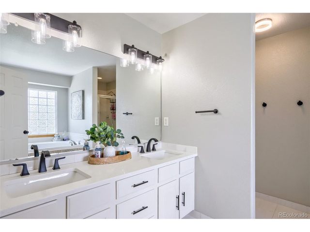805 Waxberry Ct, Loveland, CO 80538