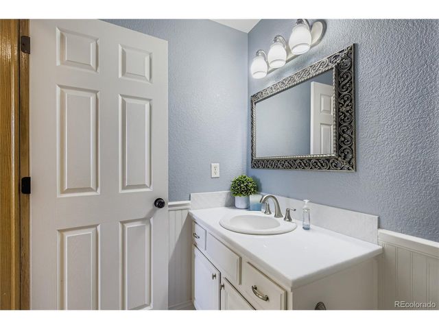805 Waxberry Ct, Loveland, CO 80538