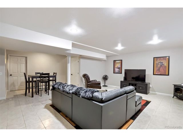 805 Waxberry Ct, Loveland, CO 80538