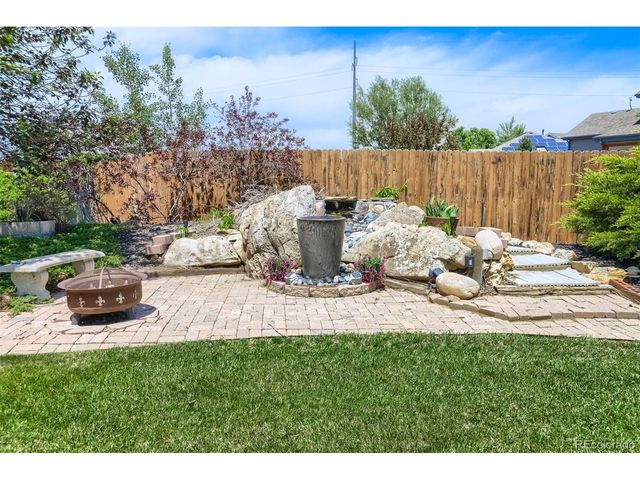 805 Waxberry Ct, Loveland, CO 80538