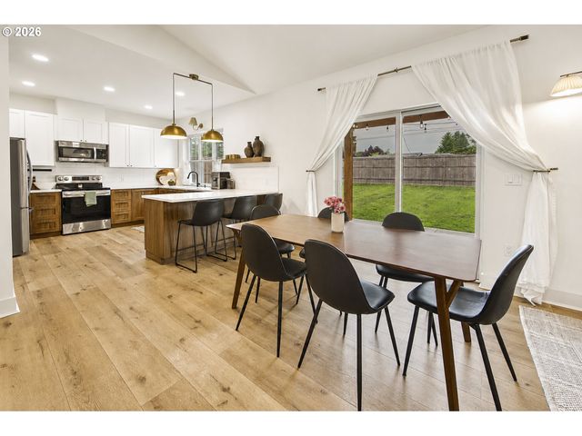 104 W McDowell Ct, Yacolt, WA 98675