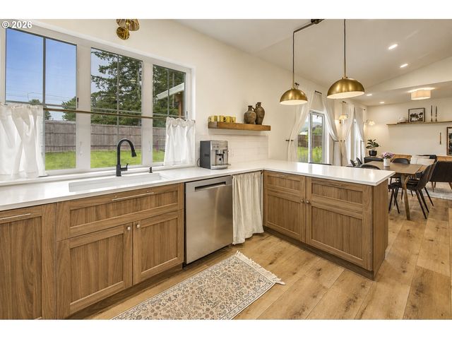 104 W McDowell Ct, Yacolt, WA 98675