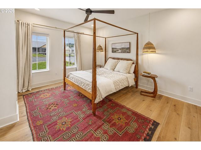 104 W McDowell Ct, Yacolt, WA 98675