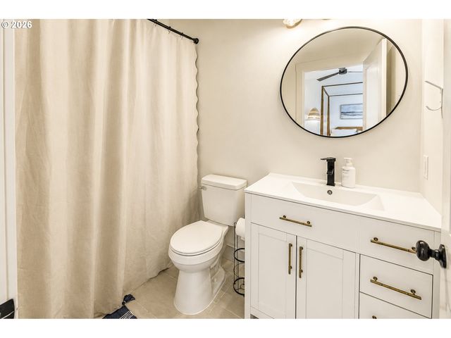 104 W McDowell Ct, Yacolt, WA 98675