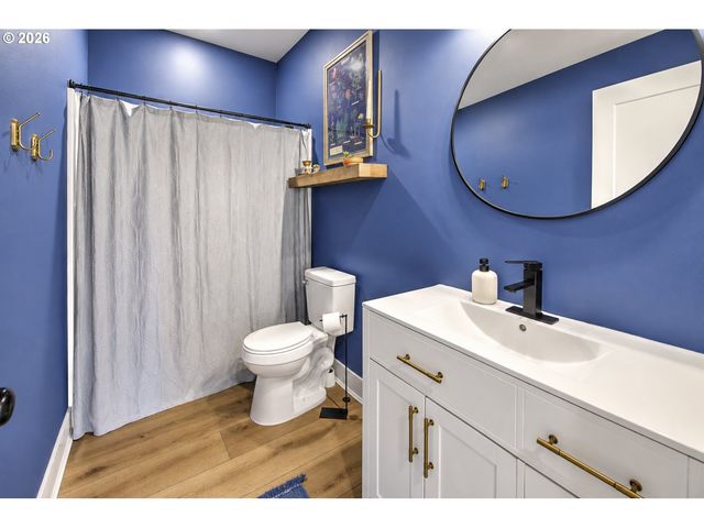 104 W McDowell Ct, Yacolt, WA 98675