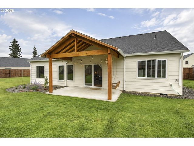 104 W McDowell Ct, Yacolt, WA 98675