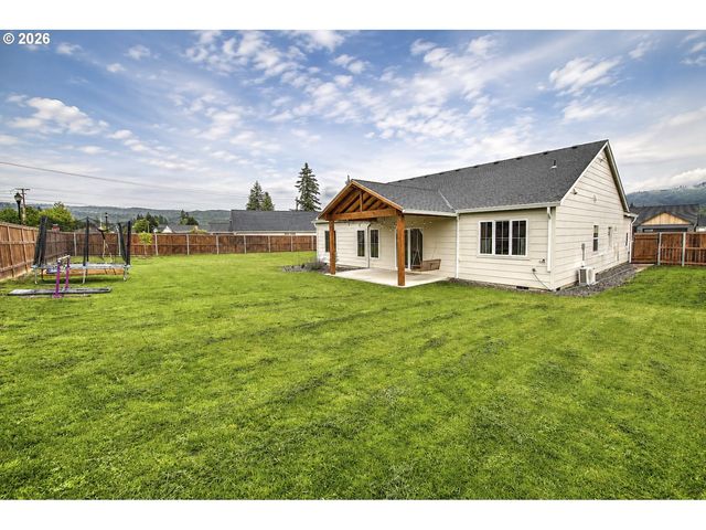 104 W McDowell Ct, Yacolt, WA 98675