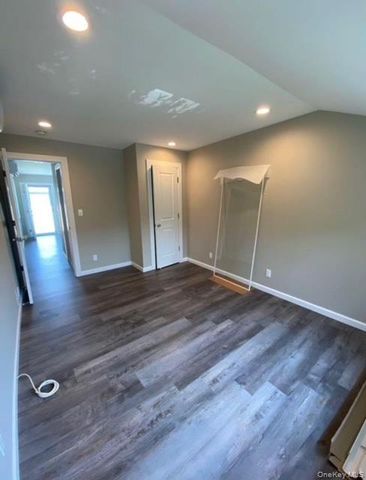 11 Stan Haven Place, East Northport, NY 11731