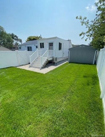 11 Stan Haven Place, East Northport, NY 11731