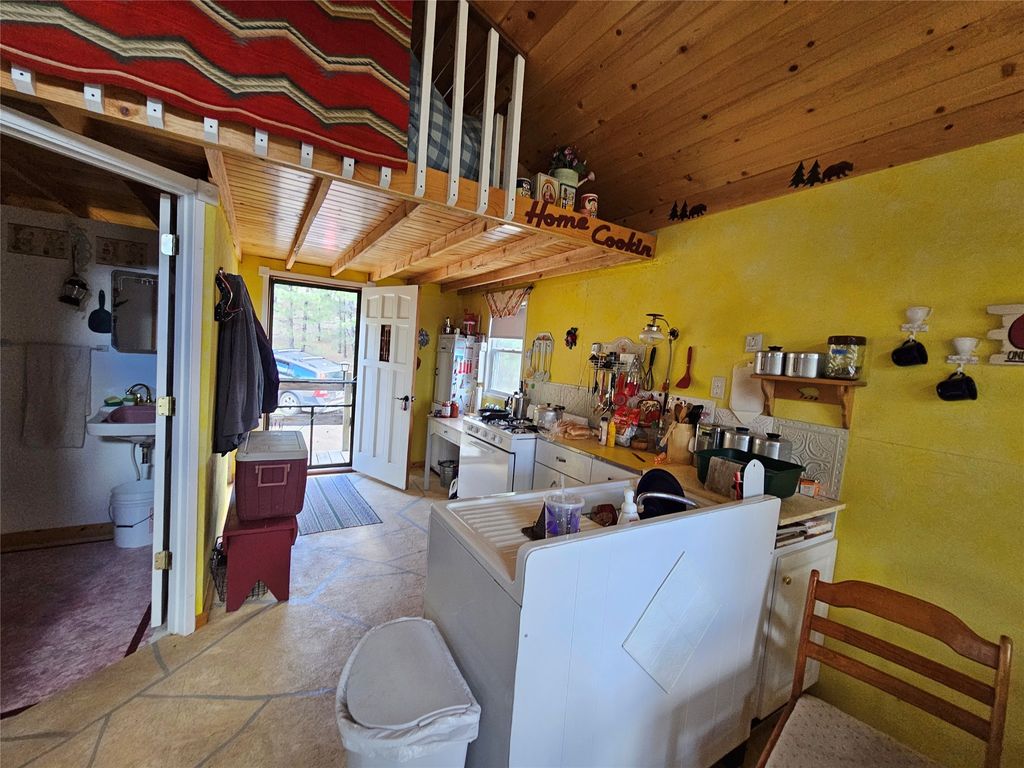 Image 24 of property listing at 218 Upper Sawmill Creek Lane, Cascade, MT 59421