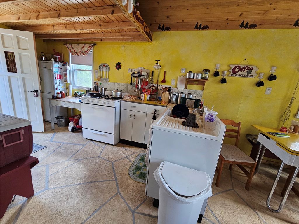 Image 25 of property listing at 218 Upper Sawmill Creek Lane, Cascade, MT 59421