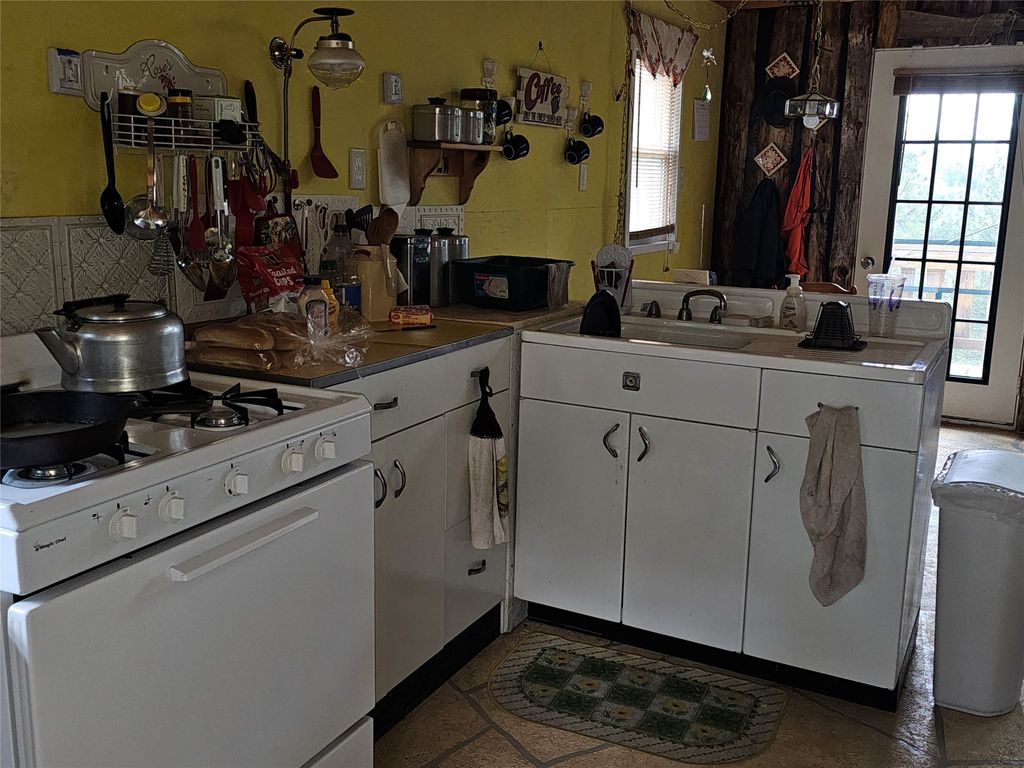 Image 27 of property listing at 218 Upper Sawmill Creek Lane, Cascade, MT 59421