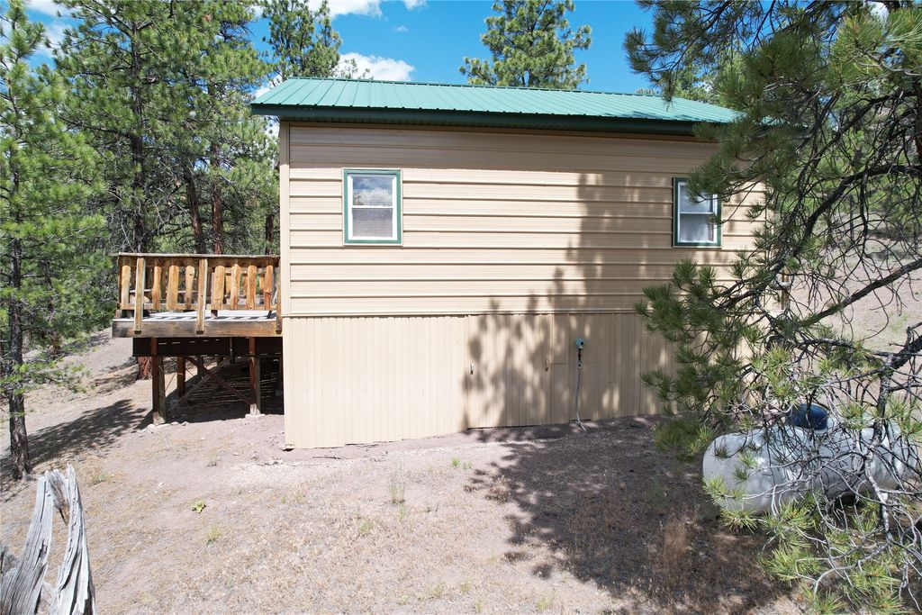 Image 4 of property listing at 218 Upper Sawmill Creek Lane, Cascade, MT 59421