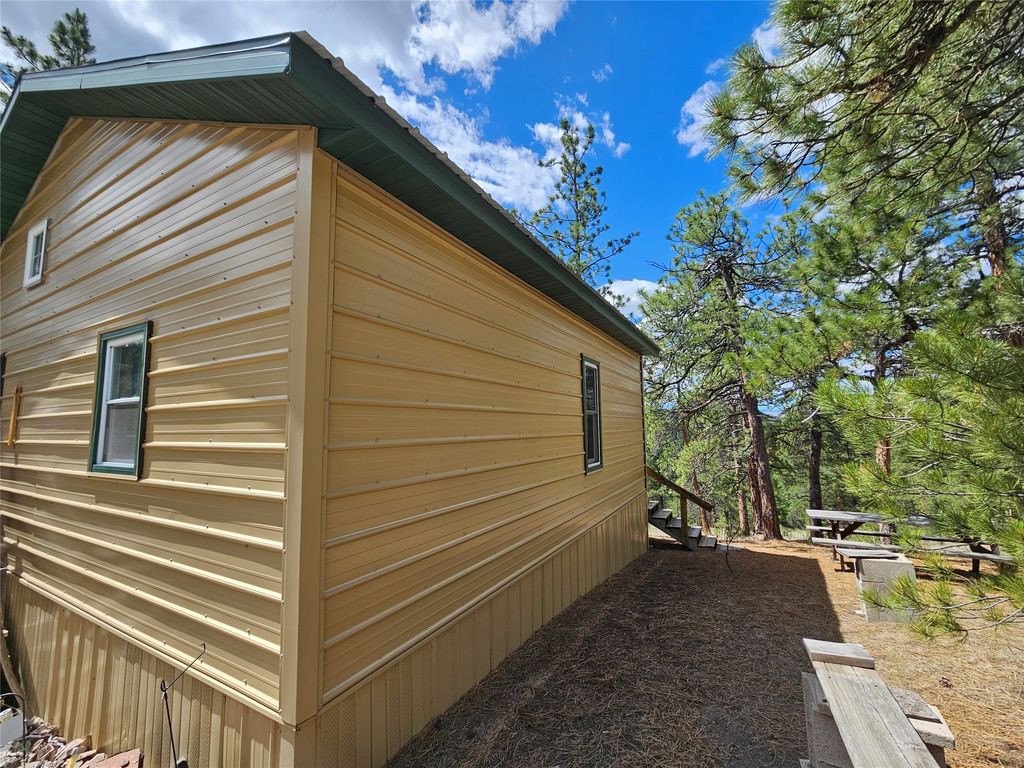 Image 5 of property listing at 218 Upper Sawmill Creek Lane, Cascade, MT 59421