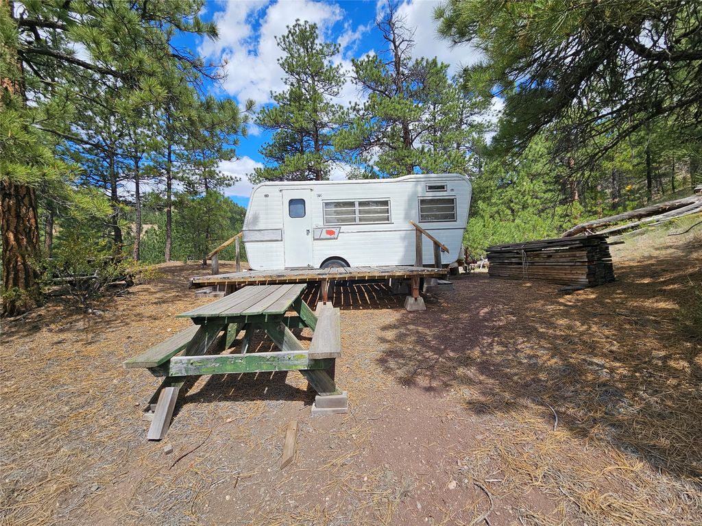 Image 8 of property listing at 218 Upper Sawmill Creek Lane, Cascade, MT 59421