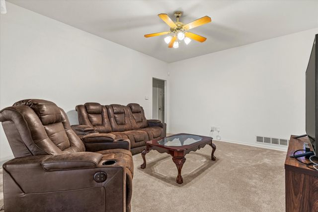 1021 Crestwood Court, Desoto, TX 75115