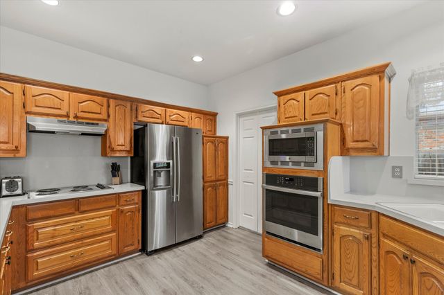 1021 Crestwood Court, Desoto, TX 75115