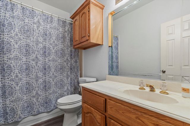 1021 Crestwood Court, Desoto, TX 75115