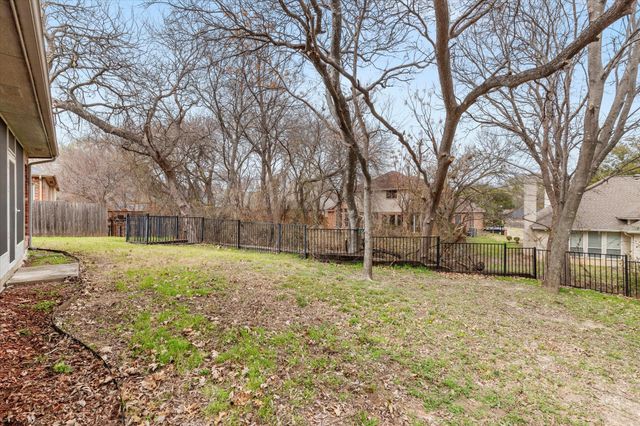 1021 Crestwood Court, Desoto, TX 75115