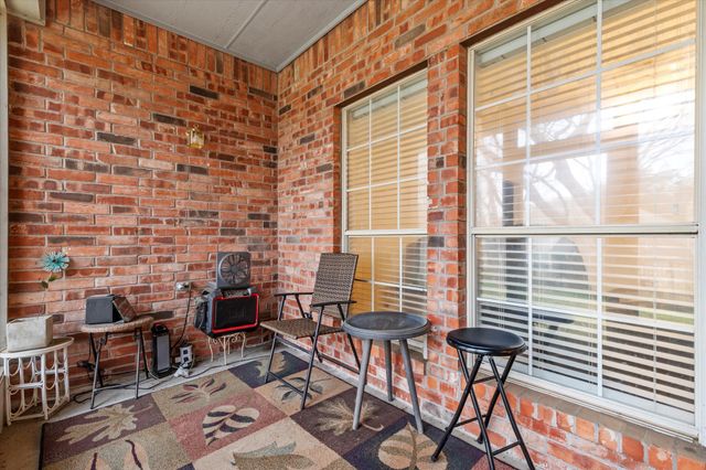 1021 Crestwood Court, Desoto, TX 75115