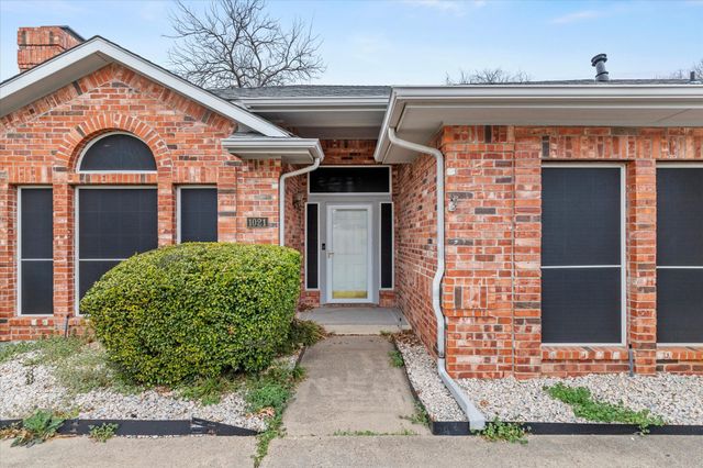 1021 Crestwood Court, Desoto, TX 75115