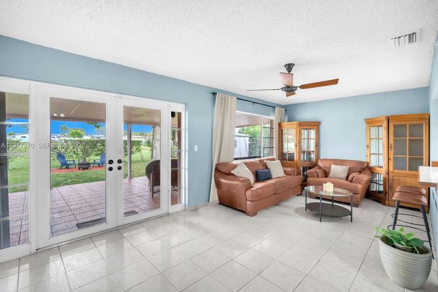 2030 NW 91st Ter, Pembroke Pines, FL 33024