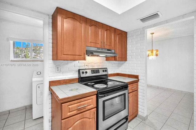 2030 NW 91st Ter, Pembroke Pines, FL 33024