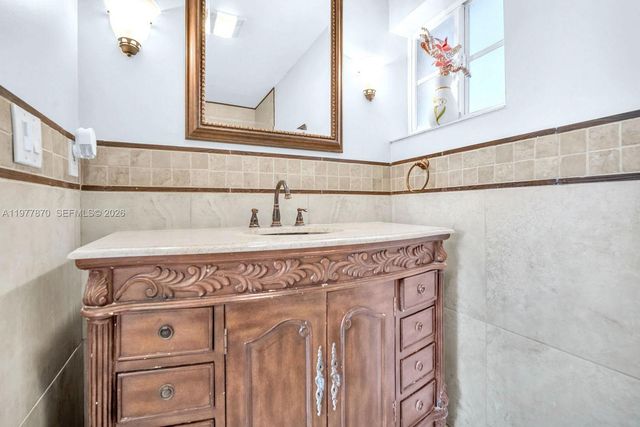 2030 NW 91st Ter, Pembroke Pines, FL 33024